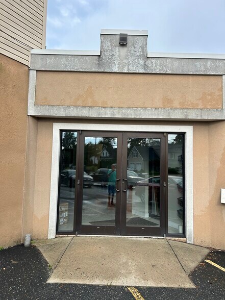56 Union Ave, Manasquan, NJ à louer - Photo de l’immeuble – Image 3 sur 6