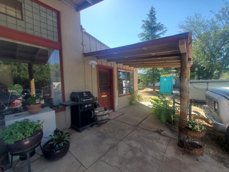 12791 E Central Ave, Mayer, AZ à louer - Photo de l’immeuble – Image 3 sur 13