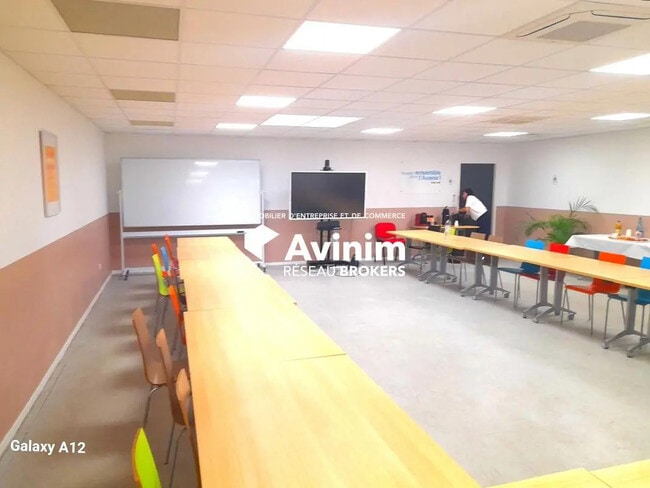 Plus de détails pour Bureau à louer