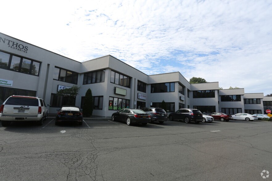 121 West Nyack Rd, Nanuet, NY à louer - Photo de l’immeuble – Image 3 sur 13