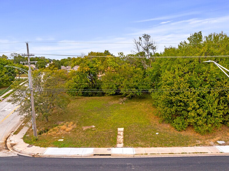 6760 151st st, Overland Park, KS à vendre - Photo de l’immeuble – Image 2 sur 24