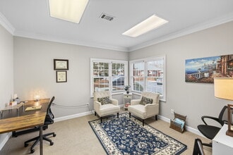 555 Sun Valley Dr, Roswell, GA à louer Photo intérieure– Image 1 sur 3