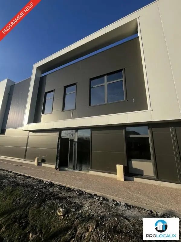 Plus de détails pour Local d'activités à louer