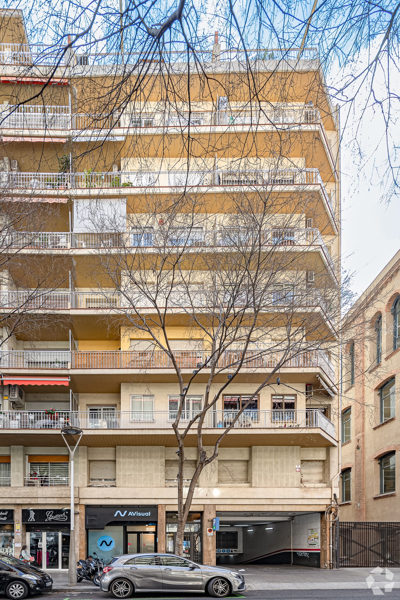 Local commercial dans Barcelone, Barcelona à louer Photo principale– Image 1 sur 2