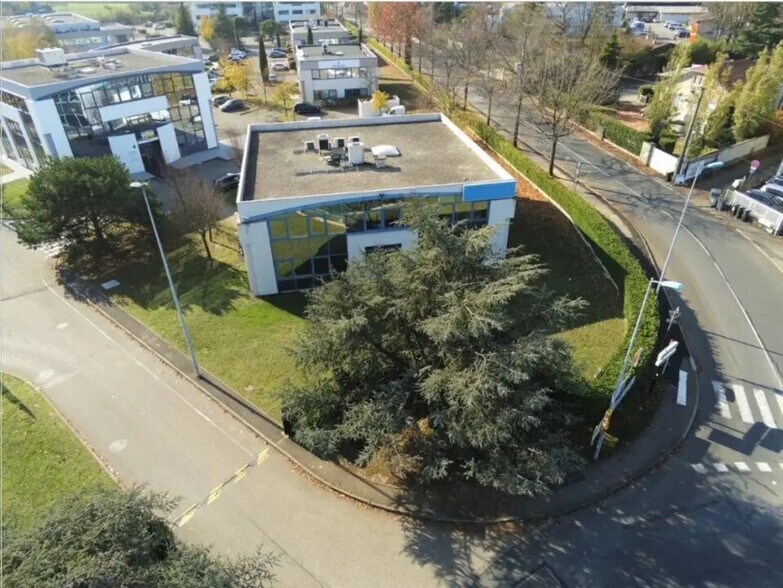 Bureau dans Écully à louer - Photo de l’immeuble – Image 1 sur 9