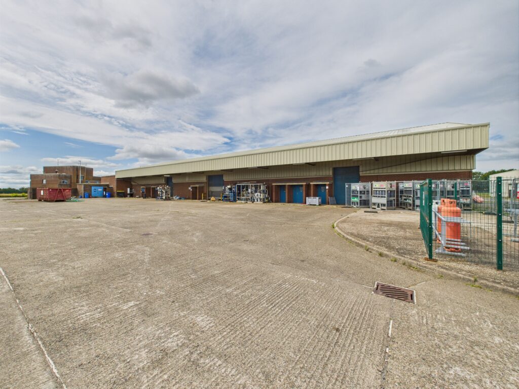 Newbie Business Park, Annan à louer Photo de l’immeuble– Image 1 sur 2