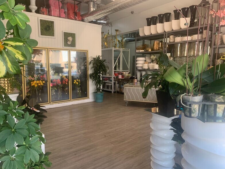 5990 W Pico Blvd, Los Angeles, CA à louer - Photo de l’immeuble – Image 3 sur 6