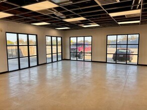 307 2nd St, Pleasanton, TX à louer Photo intérieure– Image 1 sur 8