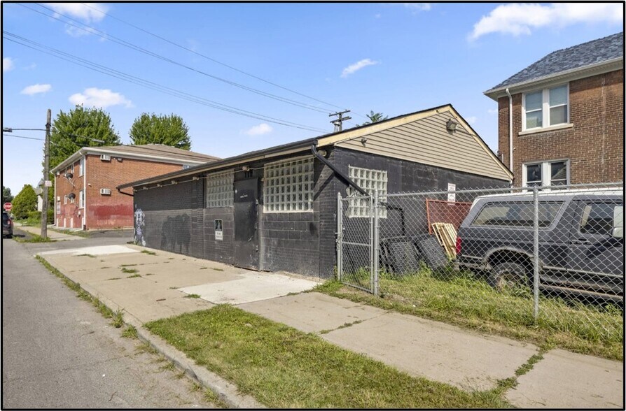 8030 Pitt St, Detroit, MI à vendre - Photo de l’immeuble – Image 2 sur 5