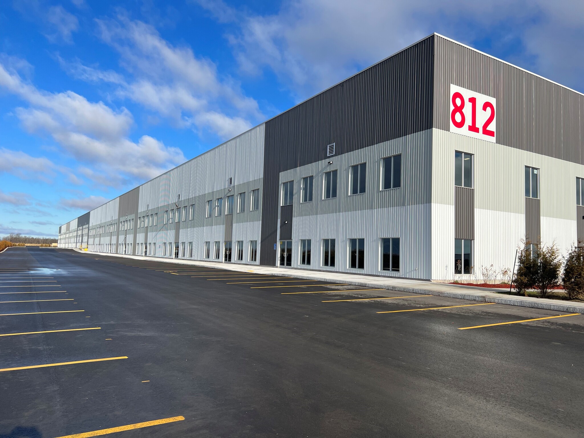 812 Burton Rd, Vars, ON à louer Photo de l’immeuble– Image 1 sur 12