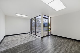 3621 W MacArthur Blvd, Santa Ana, CA à louer Photo intérieure– Image 1 sur 14