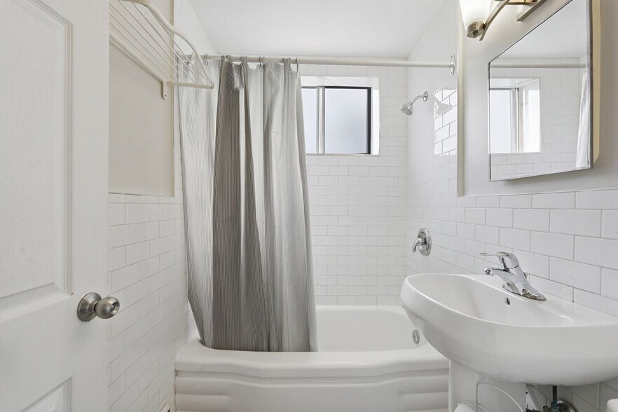 1254 Fennell Ave E, Hamilton, ON à vendre - Photo de l’immeuble – Image 2 sur 23