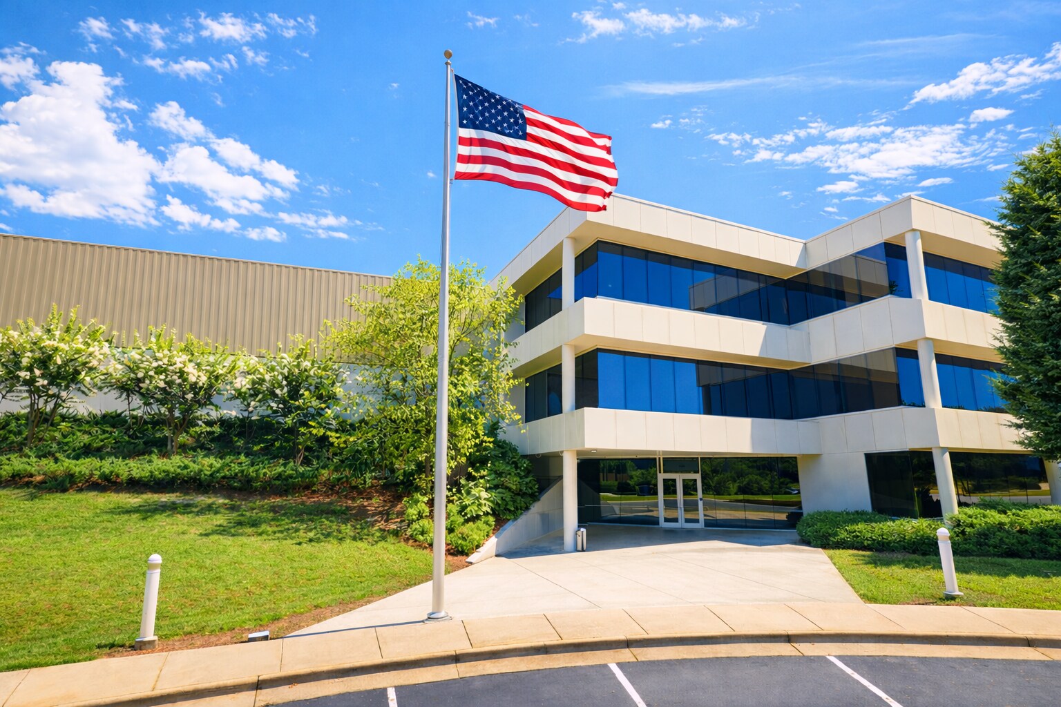 3440 Industrial Dr, Durham, NC à louer Photo principale– Image 1 sur 13