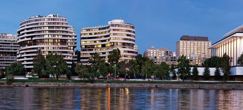 600 New Hampshire Ave NW, Washington, DC à louer - Photo de l’immeuble – Image 1 sur 2