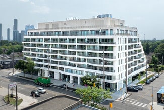 Plus de détails pour 689 The Queensway, Toronto, ON - Local commercial à louer