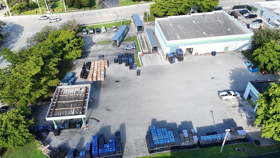 2779 NW 112th Ave, Doral, FL à louer - Photo de l’immeuble – Image 2 sur 12