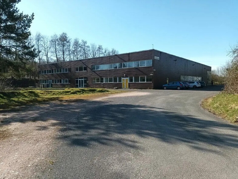 Local d’activités dans  à louer - Photo de l’immeuble – Image 1 sur 15