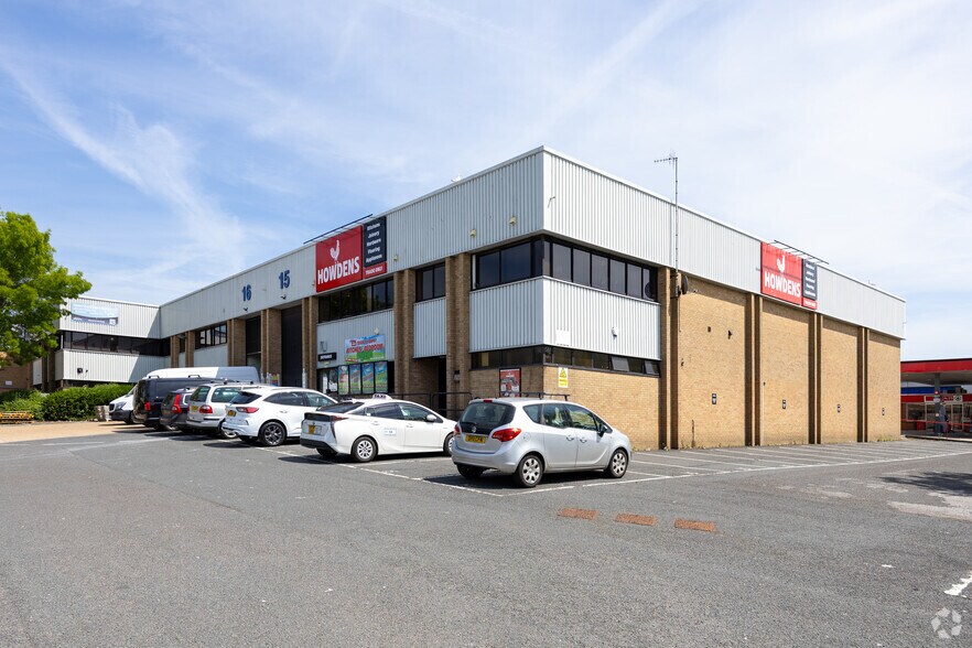 Fleming Way, Crawley à louer - Photo de l’immeuble – Image 3 sur 5