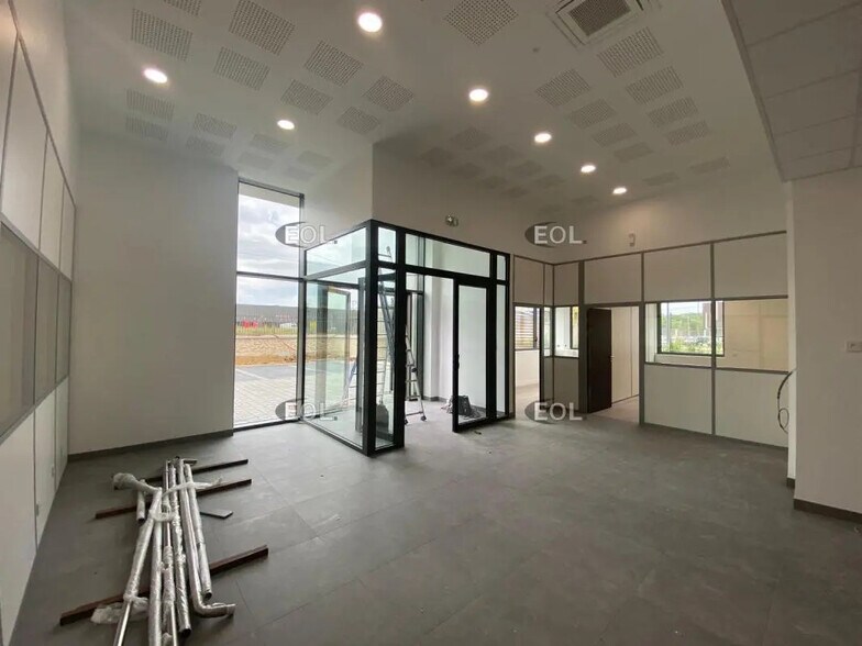 Industriel/Logistique dans Croissy-Beaubourg à vendre - Photo intérieure – Image 3 sur 8