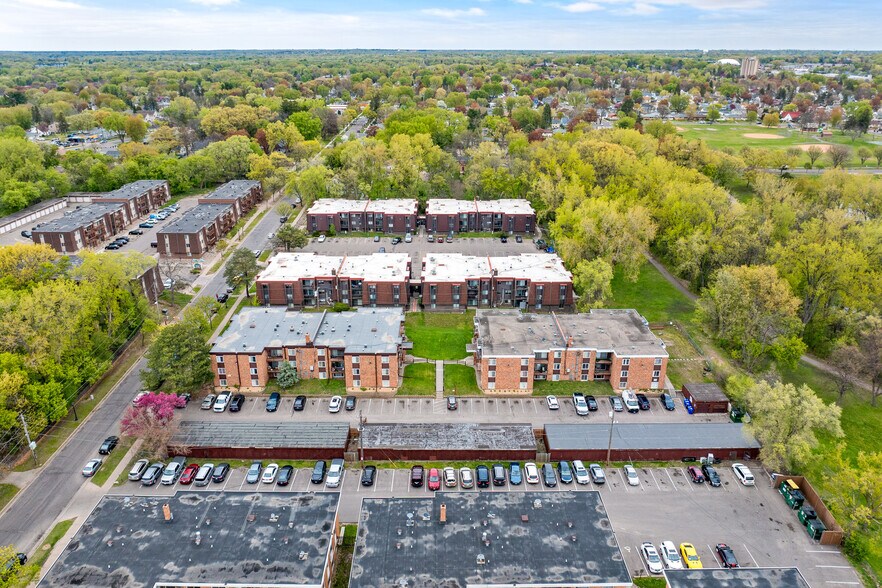 1252 Hazelwood St, Saint Paul, MN à vendre - Photo de l’immeuble – Image 2 sur 12
