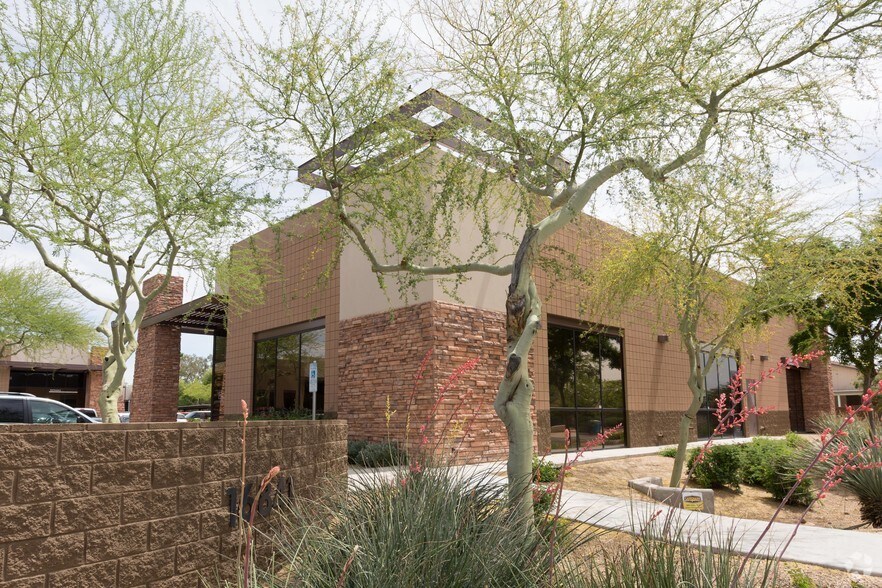 16843 N 31st Ave, Phoenix, AZ à louer - Photo de l’immeuble – Image 3 sur 6