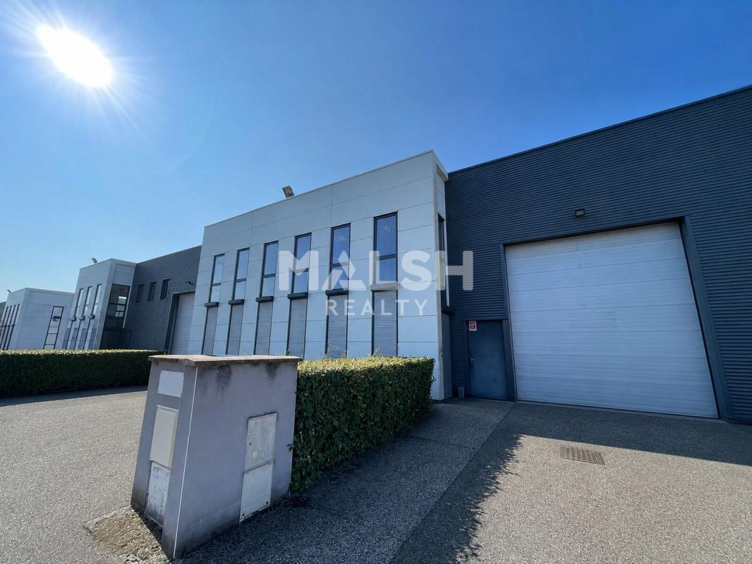 Local d'activités dans Vénissieux à vendre Photo de l’immeuble– Image 1 sur 9
