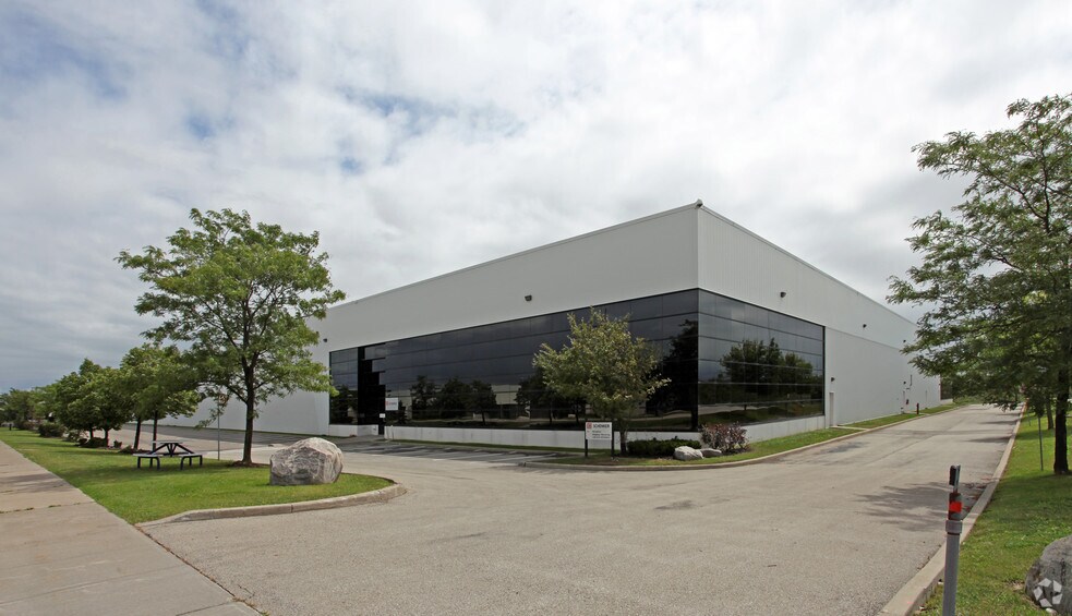 6160 Kenway Dr, Mississauga, ON à louer - Photo de l’immeuble – Image 2 sur 3