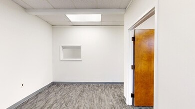 4900 Creekside Dr, Clearwater, FL à louer Numérisation 3D Matterport– Image 1 sur 12