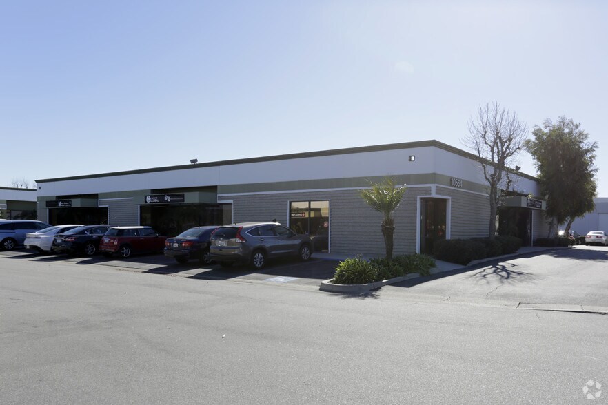 10564 Progress Way, Cypress, CA à louer - Photo principale – Image 1 sur 3