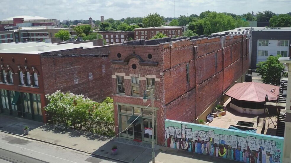 390 S Main St, Memphis, TN à vendre - Photo de l’immeuble – Image 2 sur 45