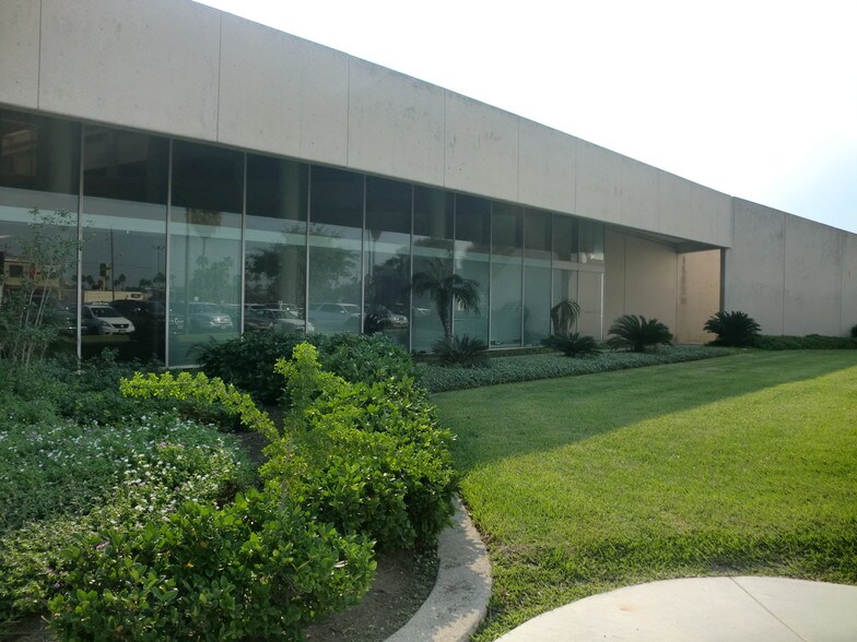 200 S 10th St, McAllen, TX à louer - Photo de l’immeuble – Image 3 sur 22