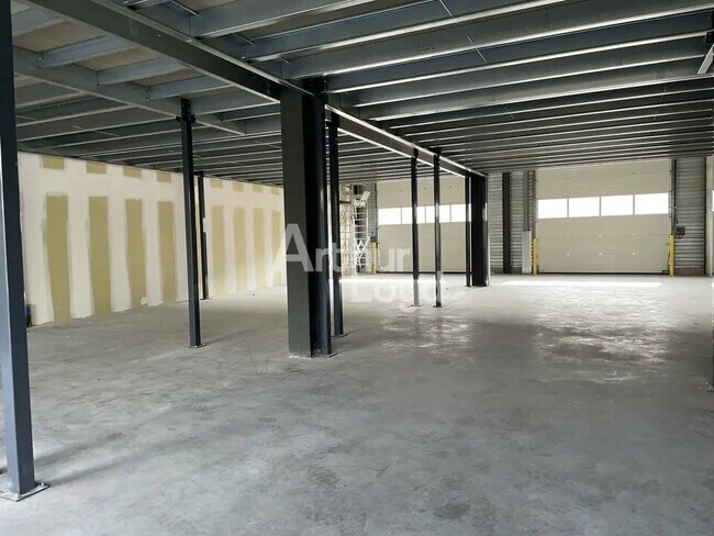 Plus de détails pour 141 Rue Louis Armand, Méry - Local d'activités à louer