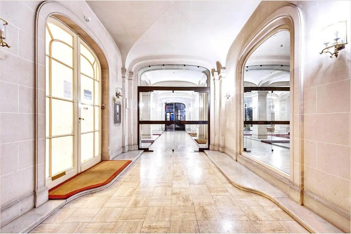 Bureau dans Paris à louer Plan d’étage– Image 1 sur 3