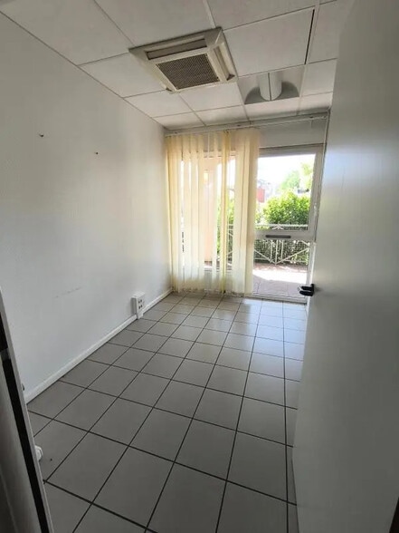 130 Rue Du Lieutenant Andre Argenton, Belley à louer - Photo de l’immeuble – Image 3 sur 8