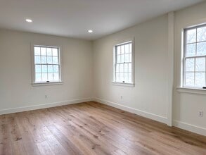 158 S Broad St, Pawcatuck, CT à louer Photo intérieure– Image 1 sur 10