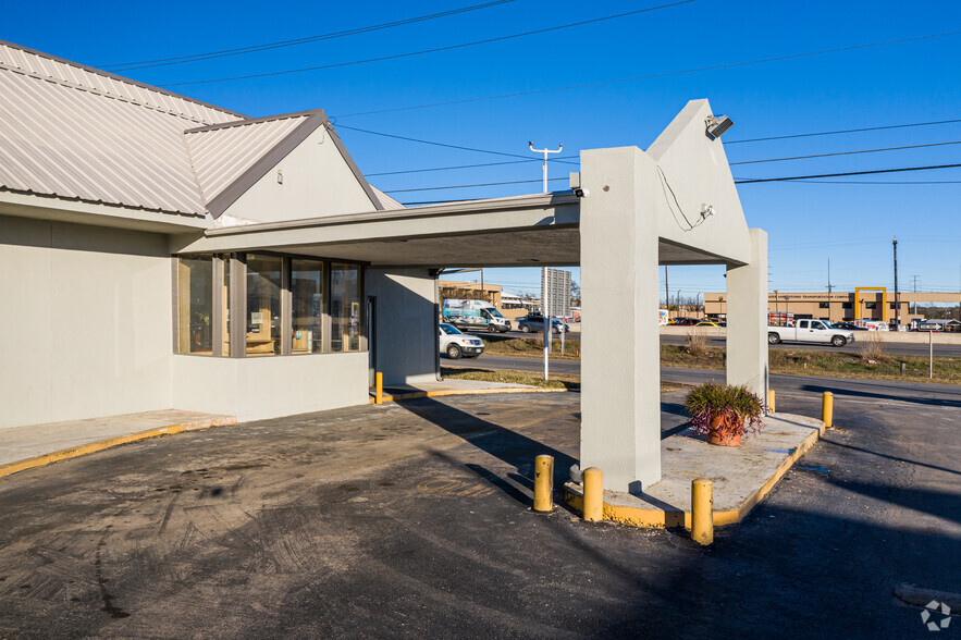 9603 N Interstate 35, San Antonio, TX à vendre - Photo de l’immeuble – Image 3 sur 23