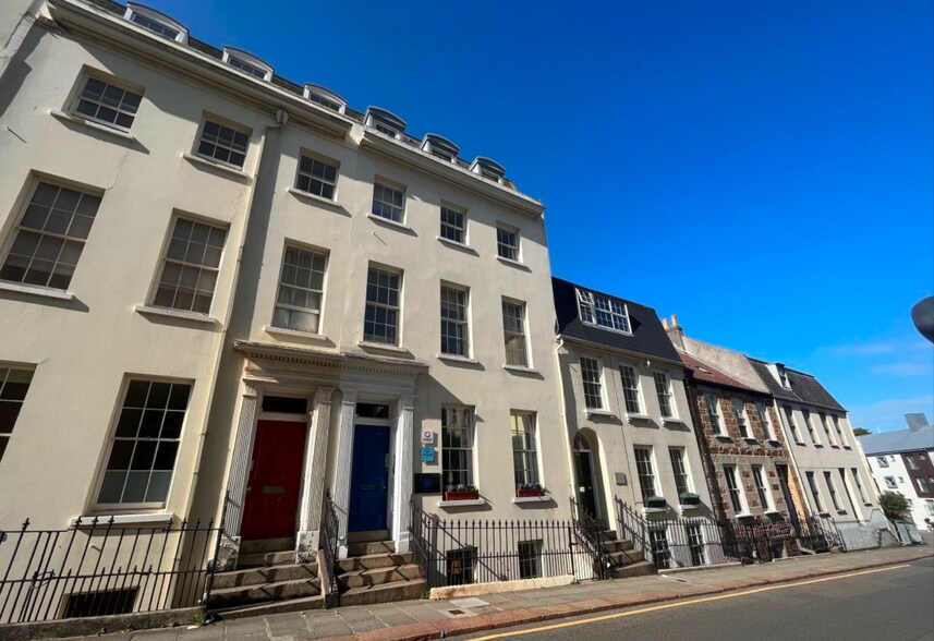 25 Pier Rd, Jersey à louer - Photo principale – Image 1 sur 1
