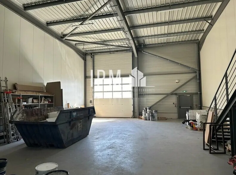 Local d’activités dans Aubagne à louer - Photo intérieure – Image 3 sur 6