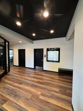 1165 Pearl St, Eugene, OR à louer Hall d’entrée– Image 1 sur 8