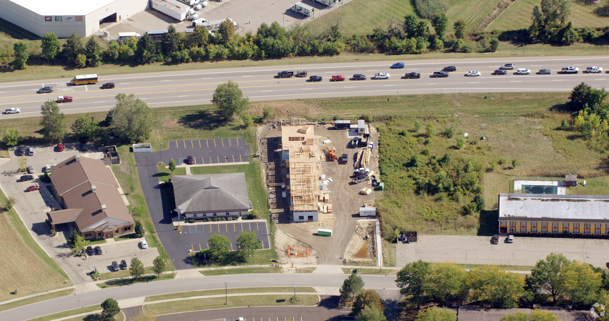 667 Hastings Ave, Holland, MI à louer Photo principale– Image 1 sur 3