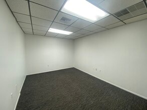 4301 32nd St, Bradenton, FL à louer Photo intérieure– Image 2 sur 6