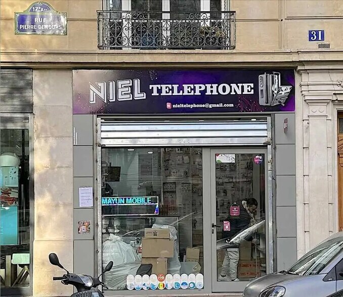 Local commercial dans Paris à louer - Photo de l’immeuble – Image 1 sur 10