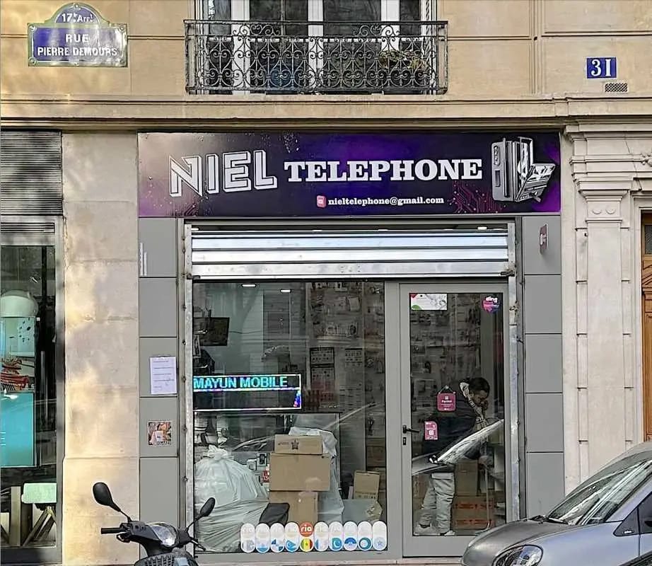 Local commercial dans Paris à louer Photo de l’immeuble– Image 1 sur 11