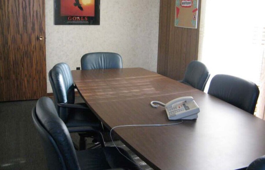 300 First Ave, Rock Falls, IL à louer - Photo intérieure – Image 3 sur 15