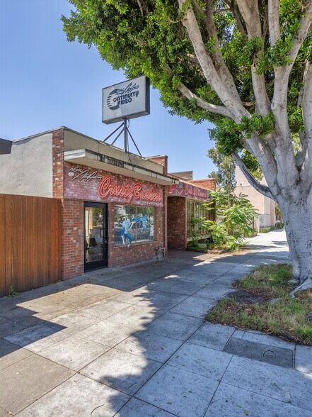 4708 W Magnolia Blvd, Burbank, CA à vendre - Photo de l’immeuble – Image 2 sur 40