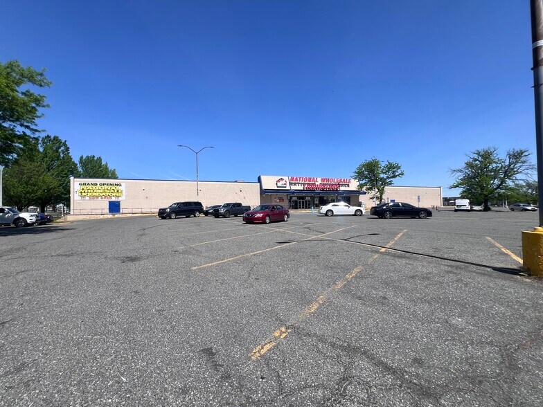 7101 Roosevelt Blvd, Philadelphia, PA à louer - Photo de l’immeuble – Image 1 sur 12
