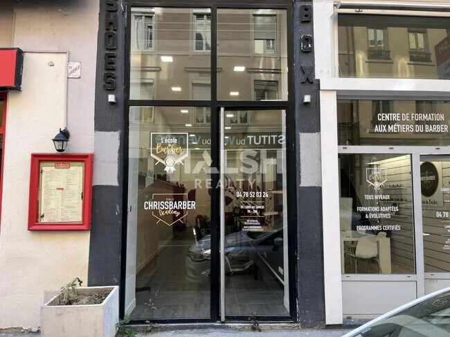 Plus de détails pour Local commercial à louer