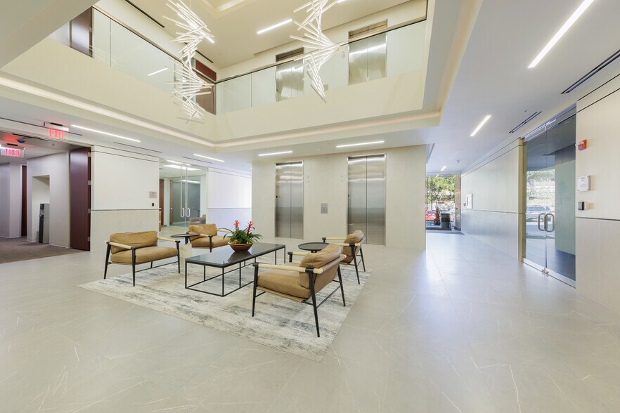 115 S Wild Basin Rd, Austin, TX à louer - Hall d’entrée – Image 3 sur 7