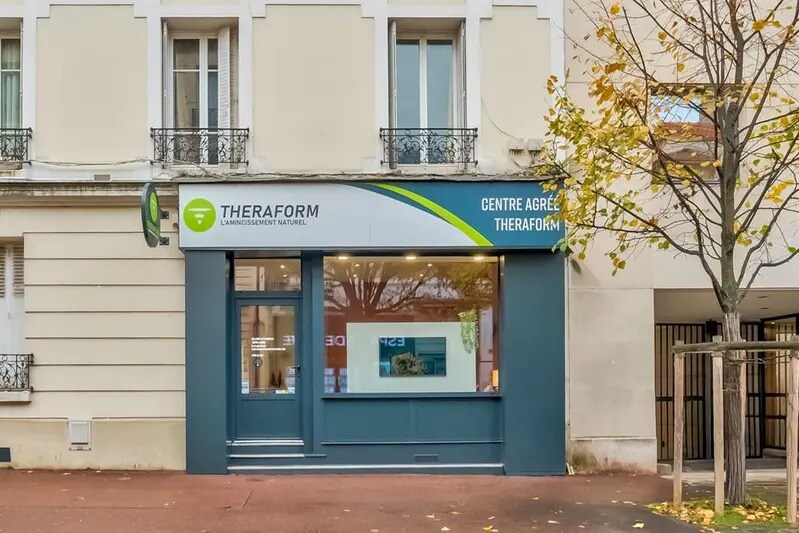 Local commercial dans Issy-les-Moulineaux à louer - Photo de l’immeuble – Image 1 sur 10