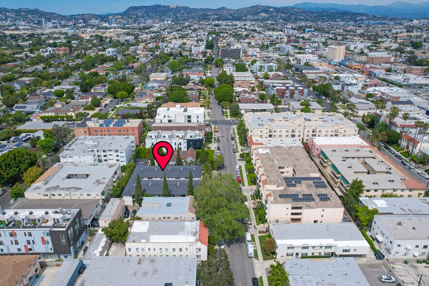 127 S St Andrews Pl, Los Angeles, CA à vendre - Photo de l’immeuble – Image 2 sur 15